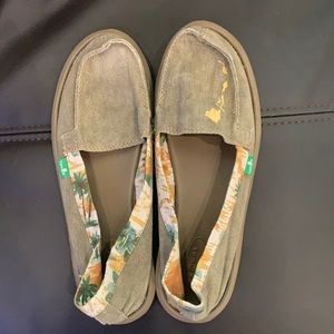 Sanuk women’s shoe